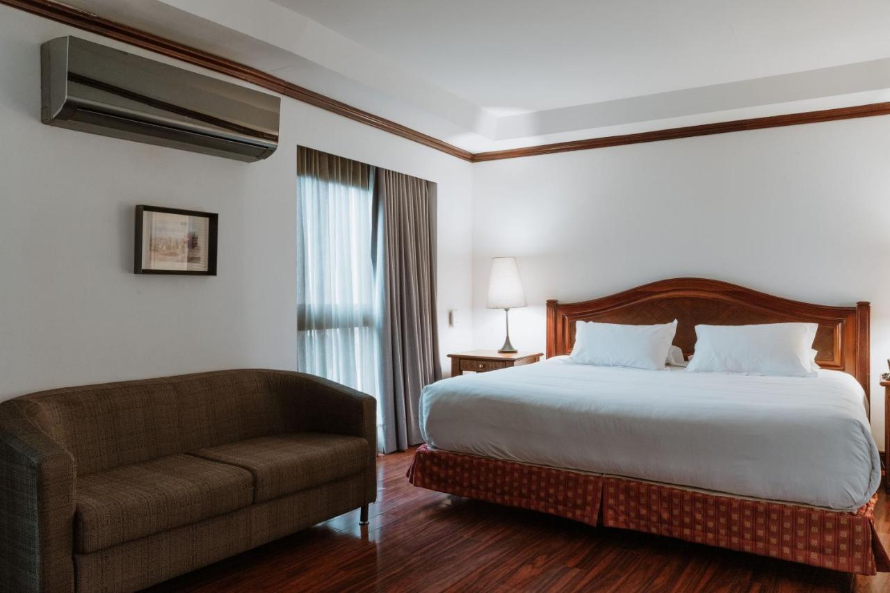 Hotel Park10 Medellín Dış mekan fotoğraf A room at the hotel