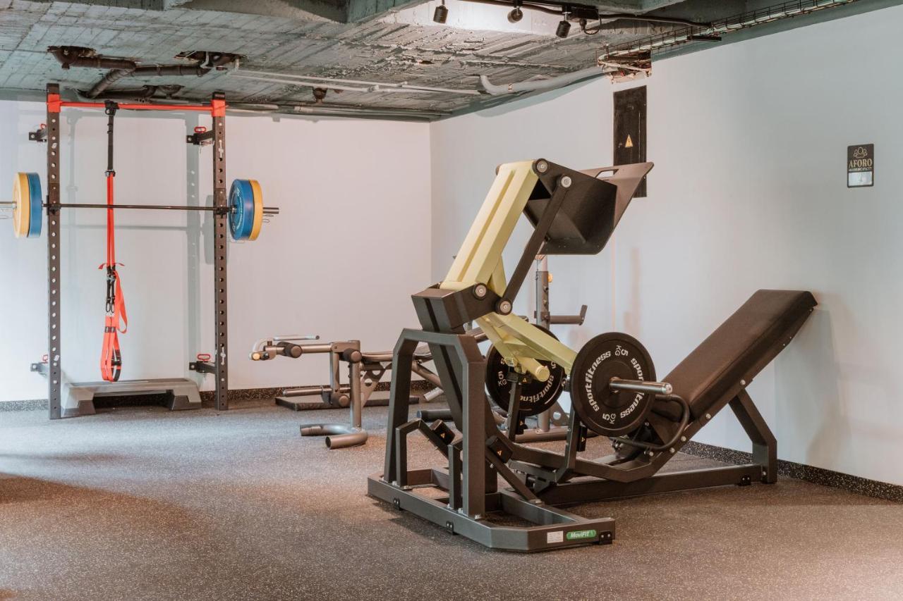 Hotel Park10 Medellín Dış mekan fotoğraf Leg press machine