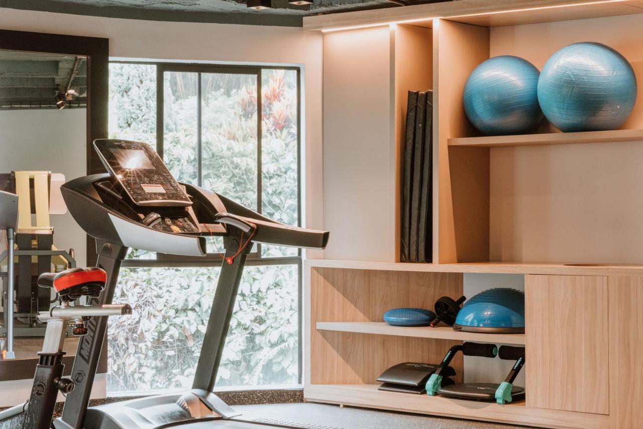 Hotel Park10 Medellín Dış mekan fotoğraf The gym at the hotel