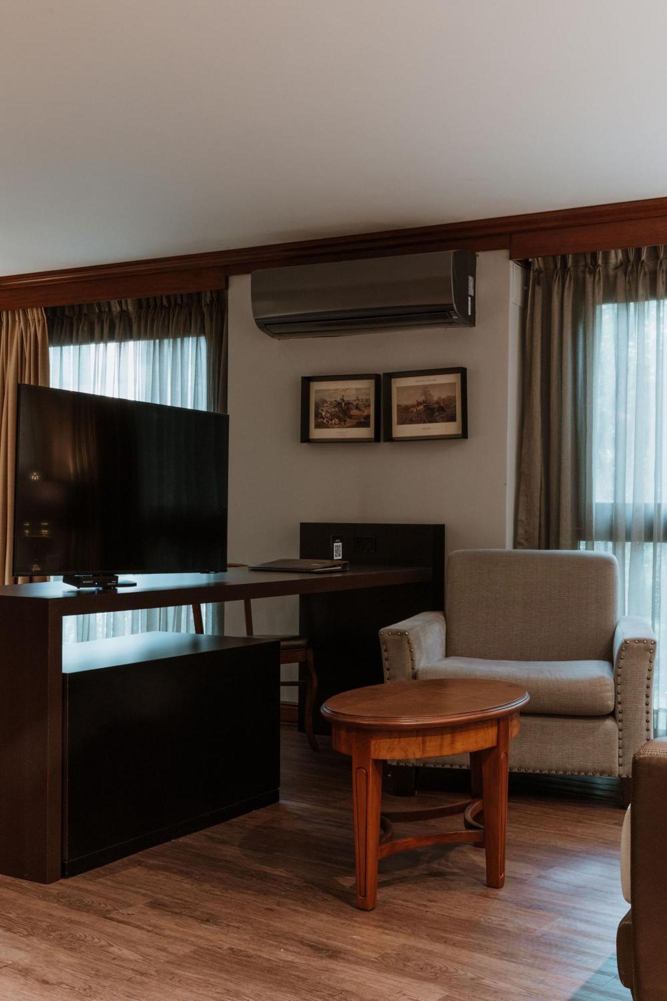 Hotel Park10 Medellín Dış mekan fotoğraf A room at the hotel