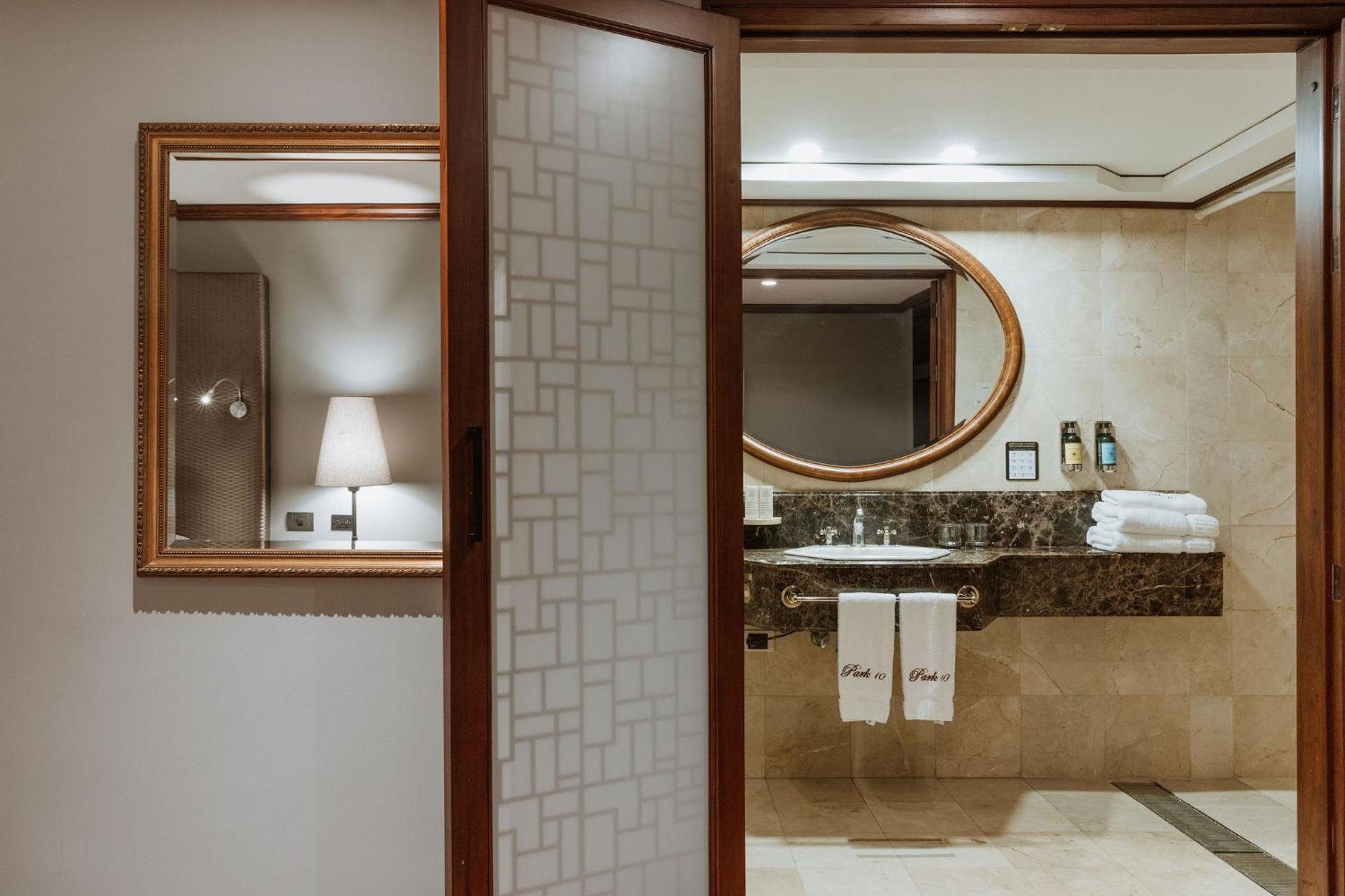 Hotel Park10 Medellín Dış mekan fotoğraf Bathroom