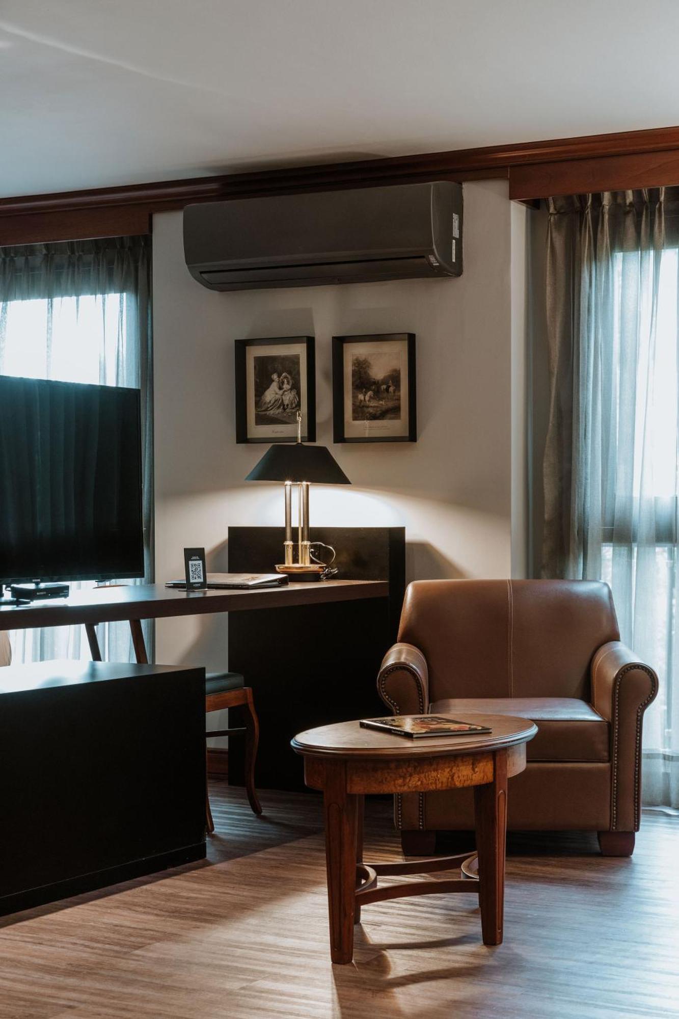 Hotel Park10 Medellín Dış mekan fotoğraf A room at the hotel
