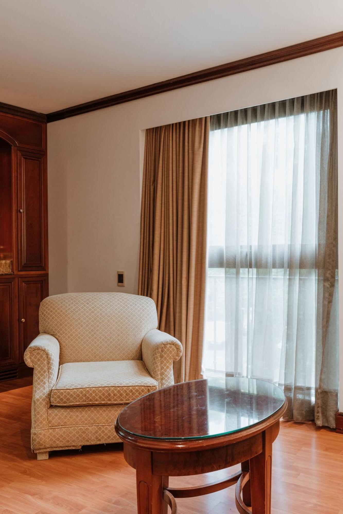 Hotel Park10 Medellín Dış mekan fotoğraf Curtains